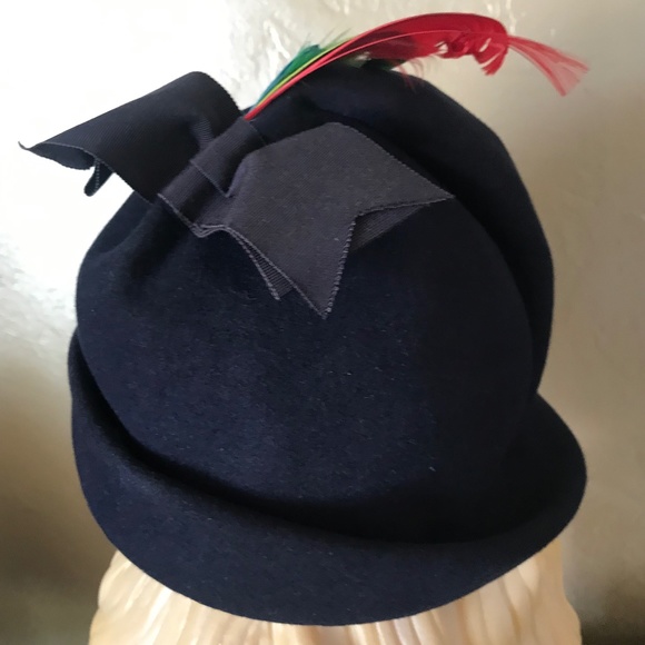 GLAMOROUS VINTAGE NAVY BOWLER HAT WITH PLEATED CROWN, GROSGRAIN BOW & FEATHERS main image 9